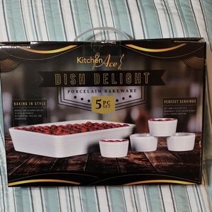 5 piece baking set.  NEW